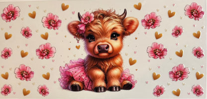 Vaca de las Highlands con margarita