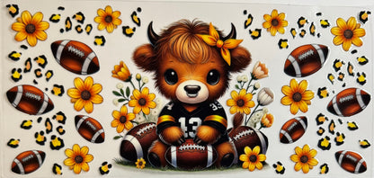 Vaca de las Highlands con margarita