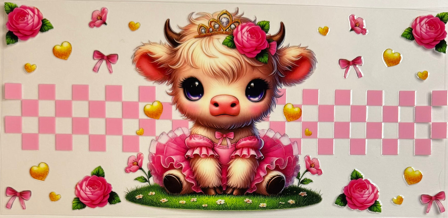 Vaca de las Highlands con margarita