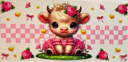 Vaca de las Highlands con margarita