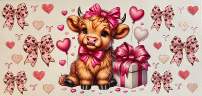 Vaca de las Highlands con margarita