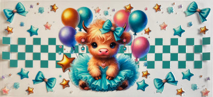 Vaca de las Highlands con margarita