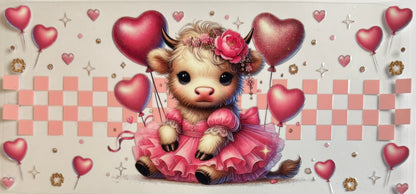 Vaca de las Highlands con margarita