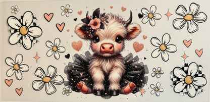 Vaca de las Highlands con margarita