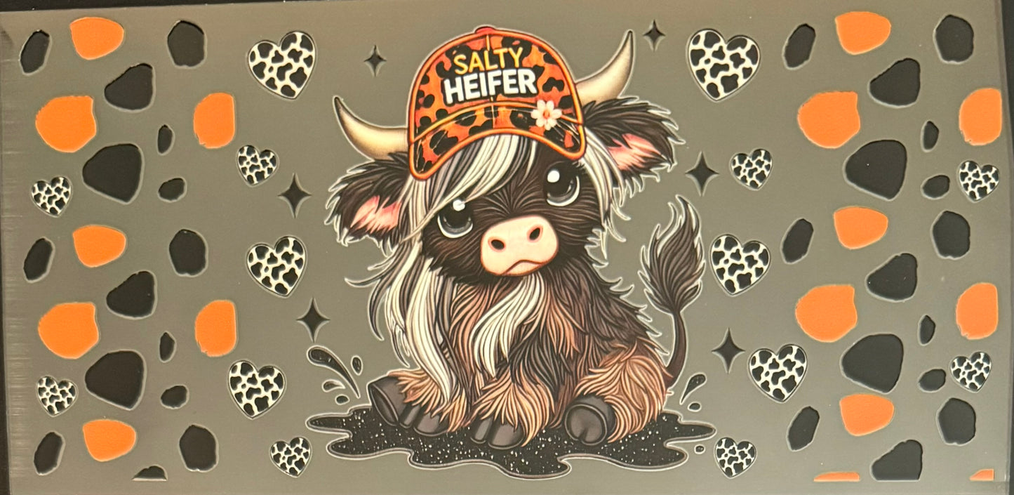 Vaca de las Highlands con margarita