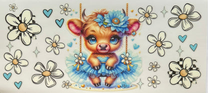 Vaca de las Highlands con margarita