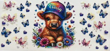 Vaca de las Highlands con margarita